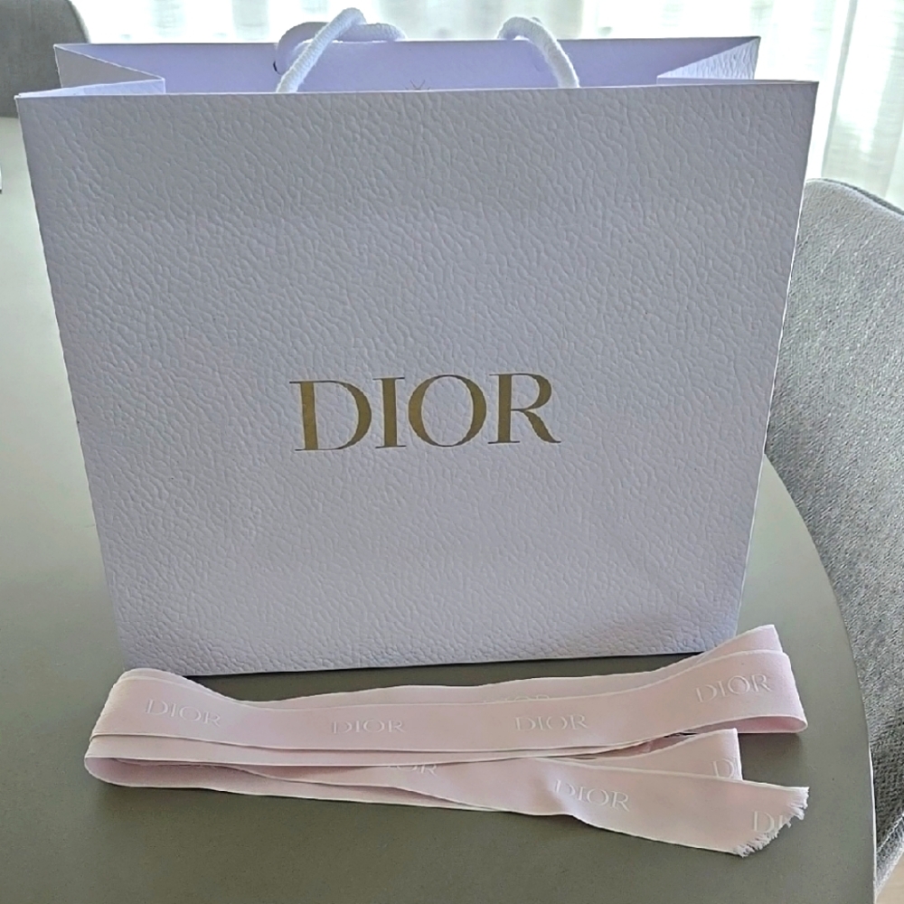 New Never Used Dior White Gift Bag with Dior Pink Ribbon 87 In DIOR gifting